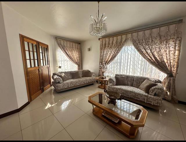 5 BEDROOM HOUSE FOR SALE IN LAUDIUM